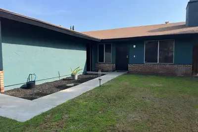 Image de Family-Friendly Bakersfield Home w/ Patio + Game Room