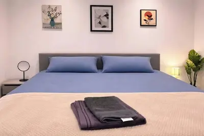 Image de Contractor/Corporate-Friendly Home | Sleeps 6 | Long Stays