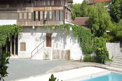 Image de Asian-Inspired Garden Villa - 4-Br Hacienda Stay near Tagaytay