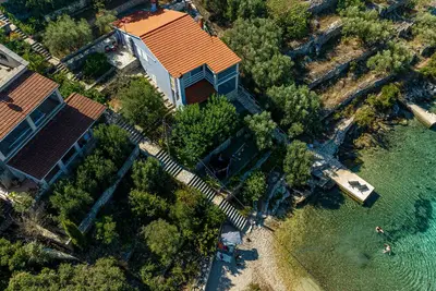 Image de Seafront Villa Naty by Villas Guide