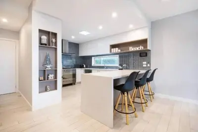 Image de Shoreline Haven by the Bay