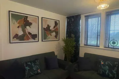 Image de 2br Apt Free parking Royal Lpool Golf Course Views