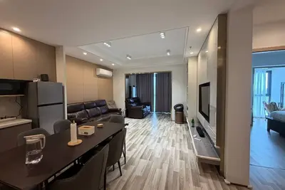 Image de Enjoyable 2+1 bedroom condo with Ac in vibrant and River-view in Phnom Penh