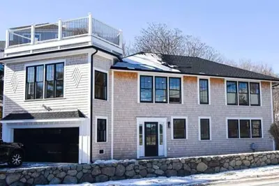Image de Beautiful 4 bedroom ocean view beach escape! Ac, roofdeck, newly renovated.