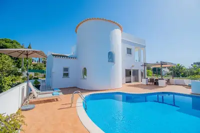 Image de Casa Branca, fabulous villa in walking distance of Carvoeiro with private heated pool