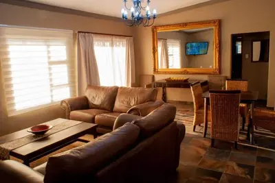 Image de Spacious 4-bedroom house on a private game farm in Limpopo, South Africa