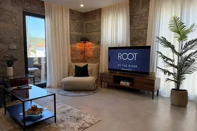 Image de Root by the River | Villa with Douro River View, Next to Choupal River Beach!