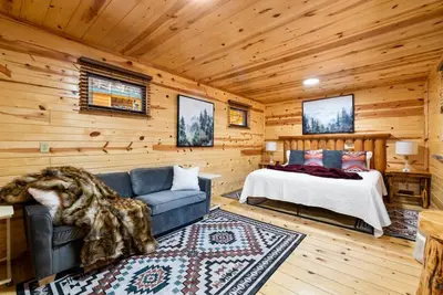 Image de Bison Trail House: Rustic Cabin Retreat