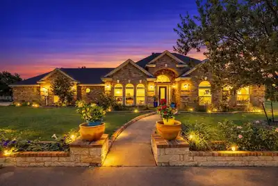 Image de New! Rancho Rosa Amarilla-Spacious 5-Acre Country Retreat with 4 Beds, 3 Baths & Room to Roam!