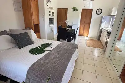 Image de Across from Beach | Walkable, Central & Quiet