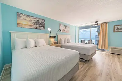 Image de Renovated Oceanview Studio Steps from Ocean Annies
