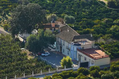Image de Villa historique avec piscine et jardins privés près de Valence | Casa Magnolia