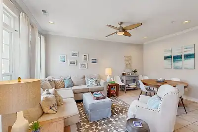 Image de The Villages of Five Points condo w/community pools, tennis courts, shops