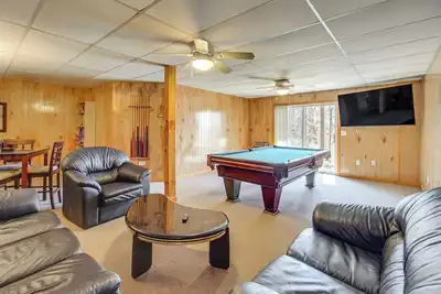 Image de 2 Mi to Dtwn Ellijay! Outdoorsy Escape w/ Hot Tub