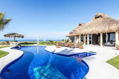 Image de Casa Delfin - Beach Front Villa w/Pool & Resort