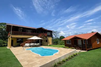 Image de Private Lakeview Villa w/ Pool – Sleeps 15+