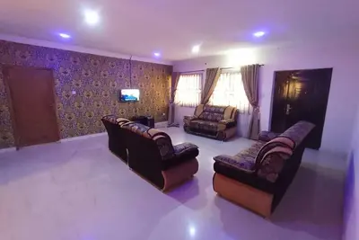 Image de Perfect 3-bedroom bungalow very beautiful in the neighborhood.