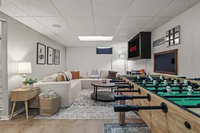 Image de 3 min to Zoo - Game Room - Fire Pit - Pets - Yard