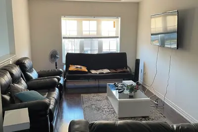 Image de Family Friendly Townhouse with Free Parking