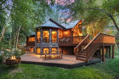 Image de Sunnyside, Flat Yard, Hot Tub, Mountain Views, Wood Burning Fireplace