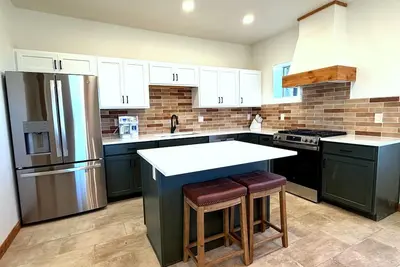 Image de Stone House — Historic Charm, Modern Soul, Mountain Views