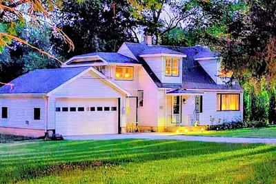 Image de 3-bedroom cabin in welcoming Ashkum with cozy charm