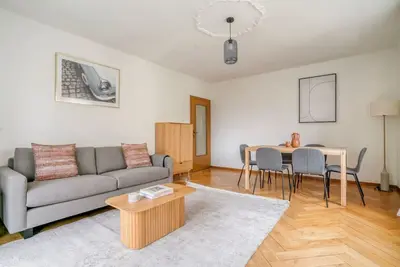 Image de Blossom Suite · Grosse 3-Sz Wohnung in Wipkingen