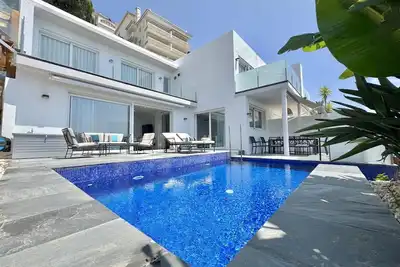 Image de Villa Sol à Canyelles avec piscine privée et Wi-Fi