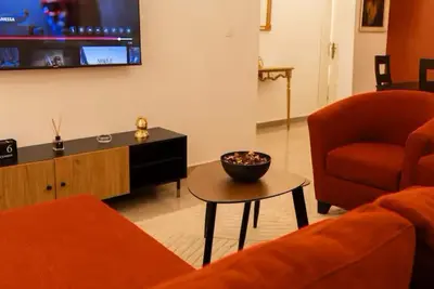 Image de 2- Bedroom Luxe Apartment in Botwe