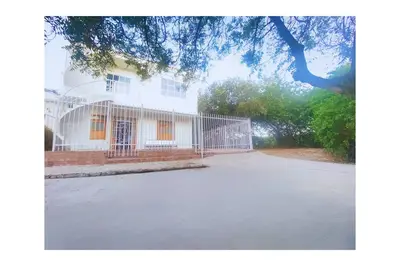 Image de Cozy Single Bed with Ac & Fast WiFi in Manga Cartagena de Indias.