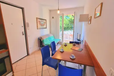 Image de Two-room Caesar [center, park, terrace]