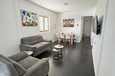 Image de Modern Monument w/balcony in Willemstad Curacao