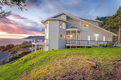 Image de Black Sands Ocean Overlook