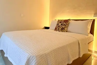 Image de Gourmet Getaway Three by Jannat Vacation Rentals