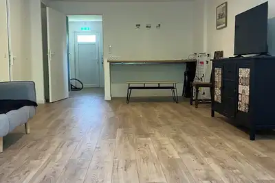 Image de Soustons centre, au pied du lac et à 10mn des plages. Calme.