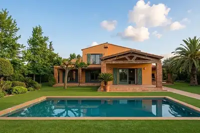 Image de Peralada Pearl: where vacations become tradition.