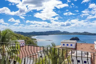 2 Br | Luxury Condo, Two Pools, Ocean Views.