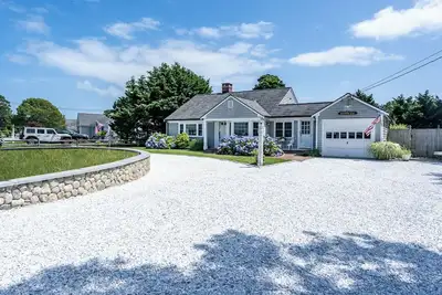 Image de Private Gated Wrinkle Point Retreat, Walk to W Dennis Beach, 3br Coastal Escape