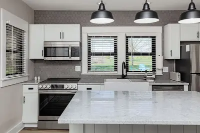 Image de Farmhouse-ish  All the Charm without the Farm