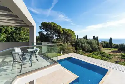 Image de Stylish Contemporary Villa with Sea Views near Trapezaki and Beaches