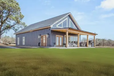 Image de Stylish Waterfront Escape on Toledo Bend Lake – Sleeps 10 Near Pendleton Bridge