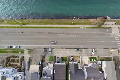 Image de Stunning Waterfront Getaway -- Epic Views in Every Direction