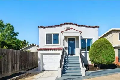 Image de Premium Furnished Midterm Rental Stylish and Relaxing 2br/2ba Oakland Retreat