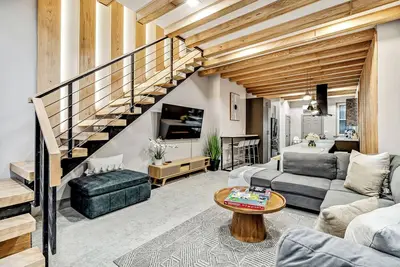 Image de Designer 5Bed - 4Bath Home in Old City! A Plus Location