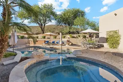 Image de Hidden Oasis Intimate 3 Br Home/ Private Pool/ Jacuzzi/ Fire Pit/ Glendale