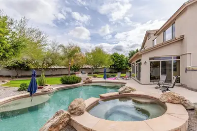 Image de The Magic on Midway Luxury Home in Glendale - 5 Br/2. 5 Bath/Unique Game Room