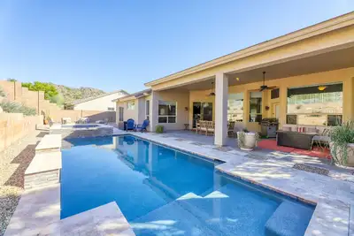 Image de Private desert dream home with enclosed yard, pool, furnished lanai, & grill