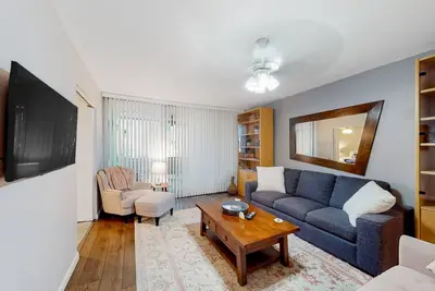 Image de Old Town condo with balcony, pool, spa, grills/picnic area, & W/D