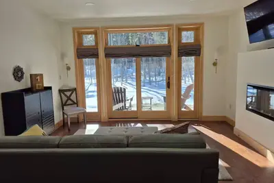 Image de Escape to your perfect Adirondack retreat.