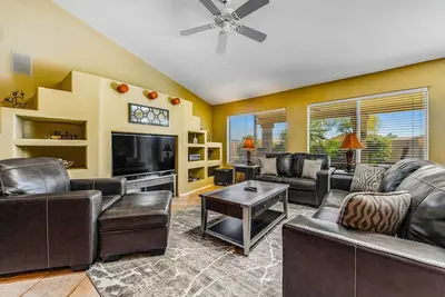 Image de Dog-friendly home with pool, firepit, fast WiFi, central Ac, & washer/dryer